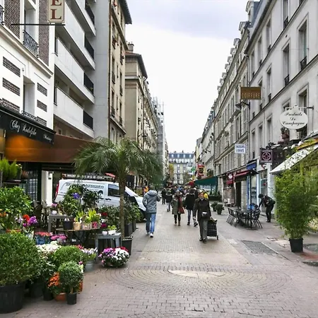 Eiffel Tower Stylish Retreat Parigi